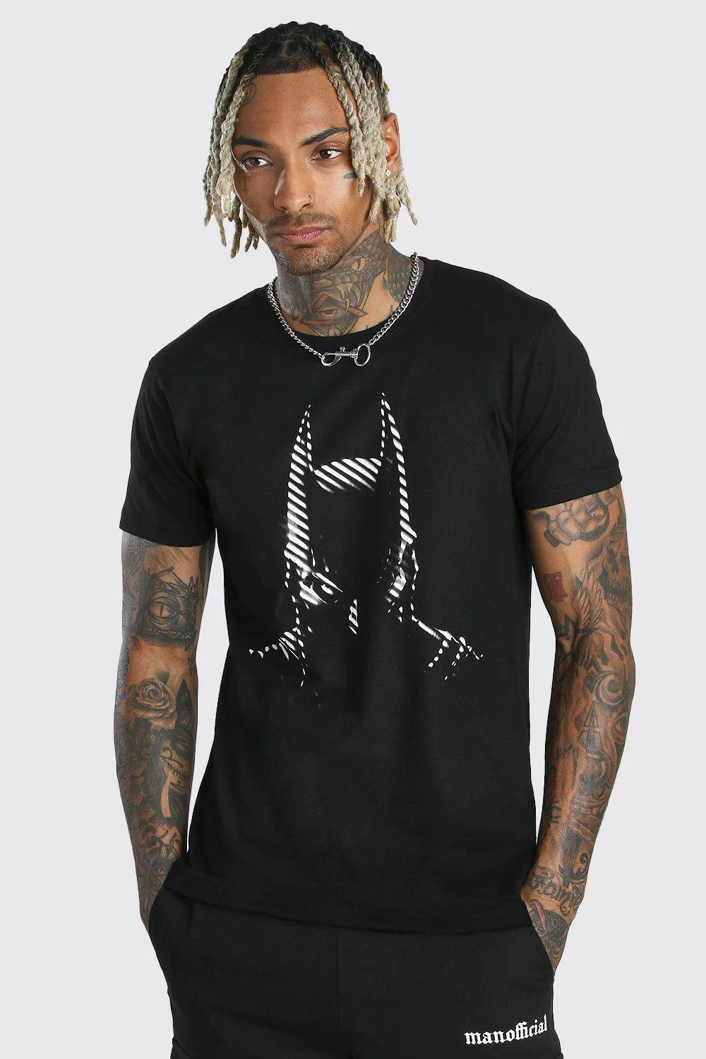 Batman Outline License T-Shirt | boohooMAN UK