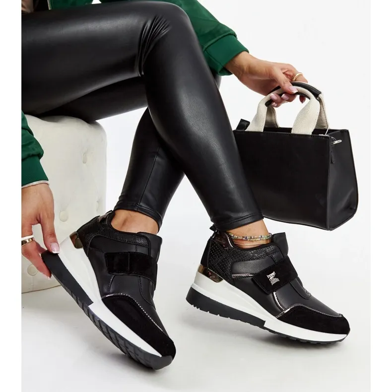 Black wedge sneakers with Libuse Velcro fastening