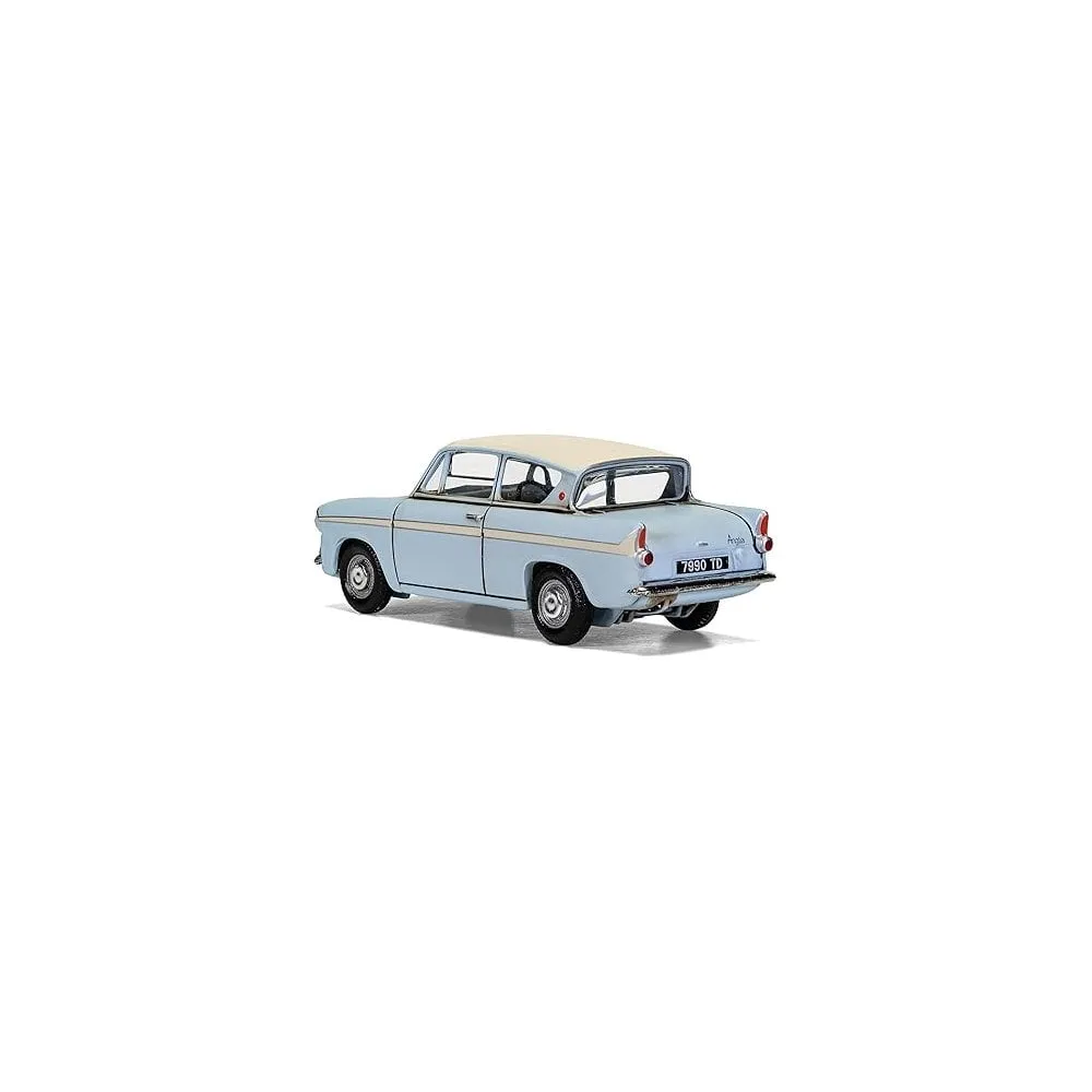 Harry Potter -  Enchanted Ford Anglia w/Harry and Ron figures