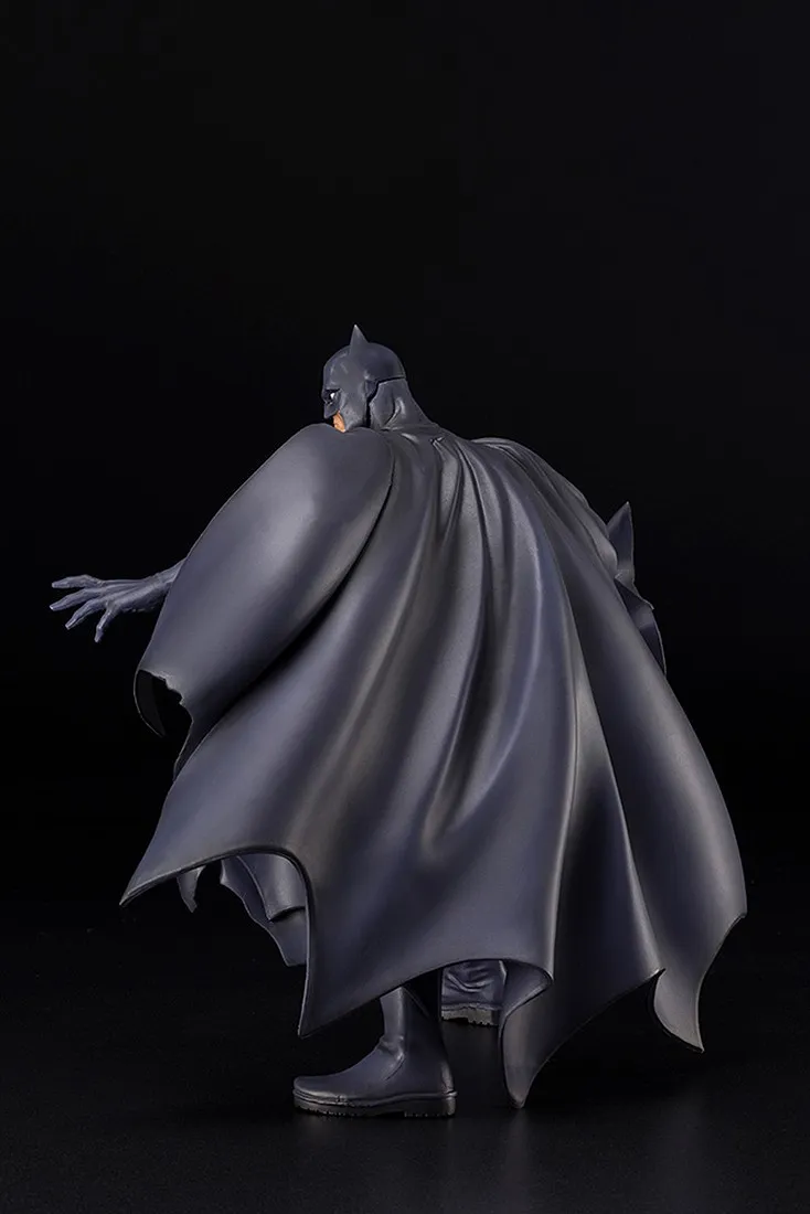 Kotobukiya ARTFX DC Comics Batman Hush Renewal Package Statue (gray)