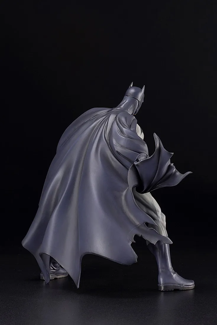 Kotobukiya ARTFX DC Comics Batman Hush Renewal Package Statue (gray)