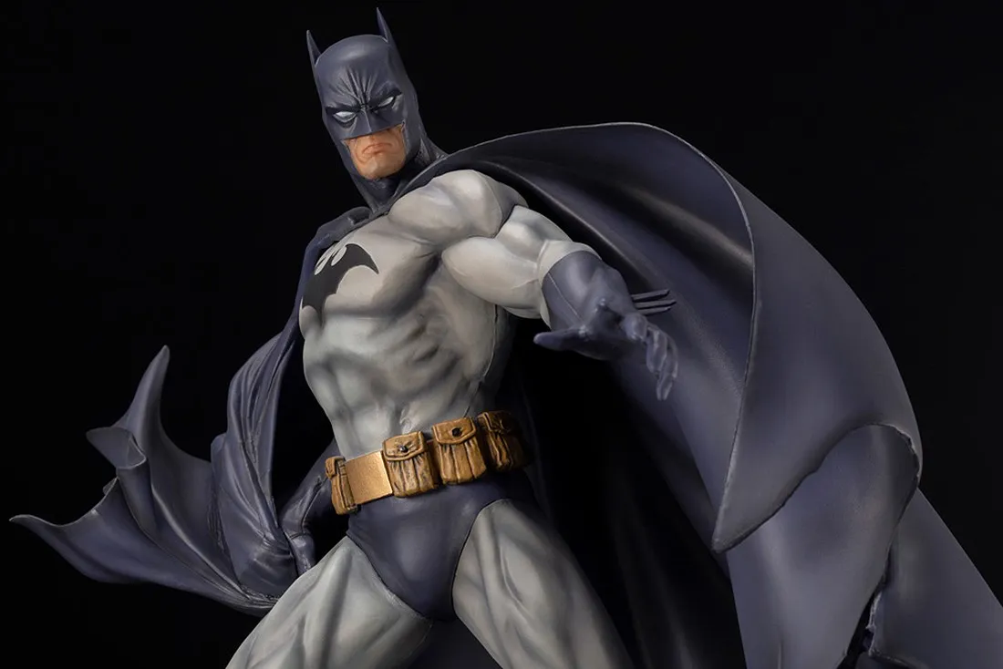 Kotobukiya ARTFX DC Comics Batman Hush Renewal Package Statue (gray)