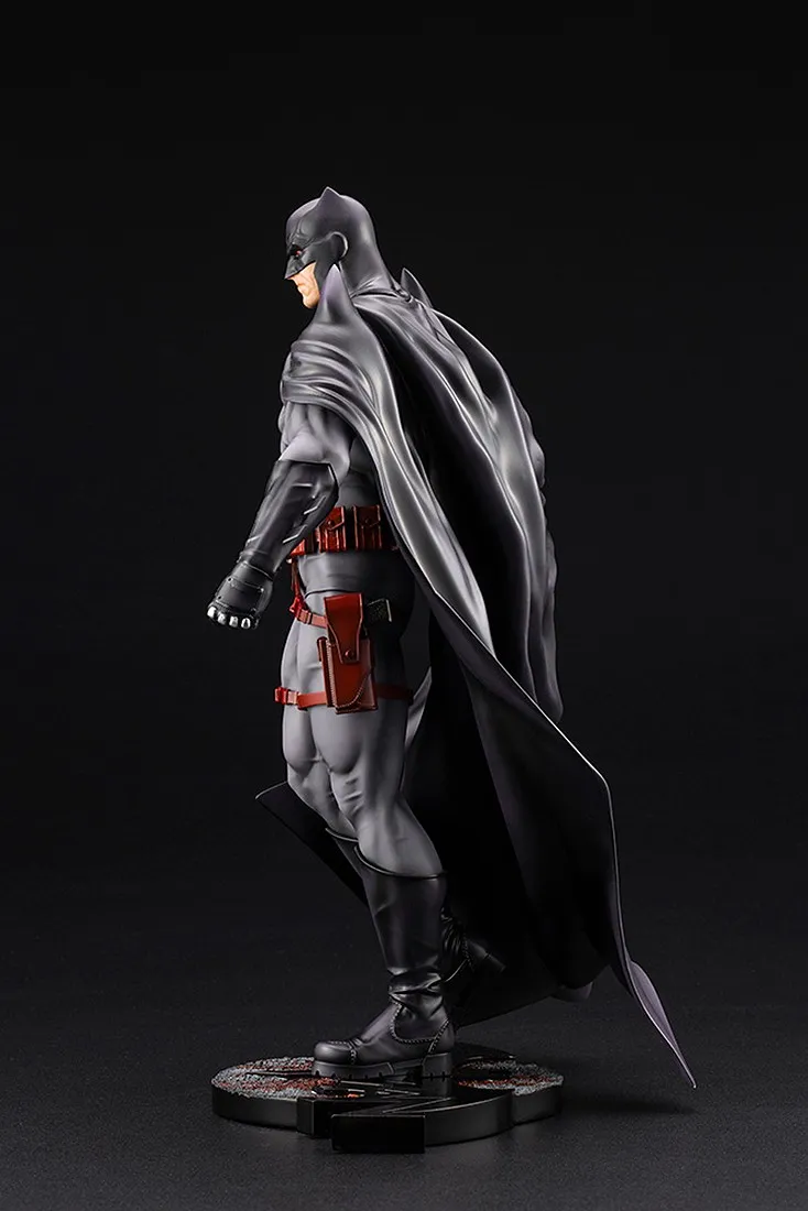 Kotobukiya ARTFX DC Comics Elseworld Series Batman Thomas Wayne Statue (gray)