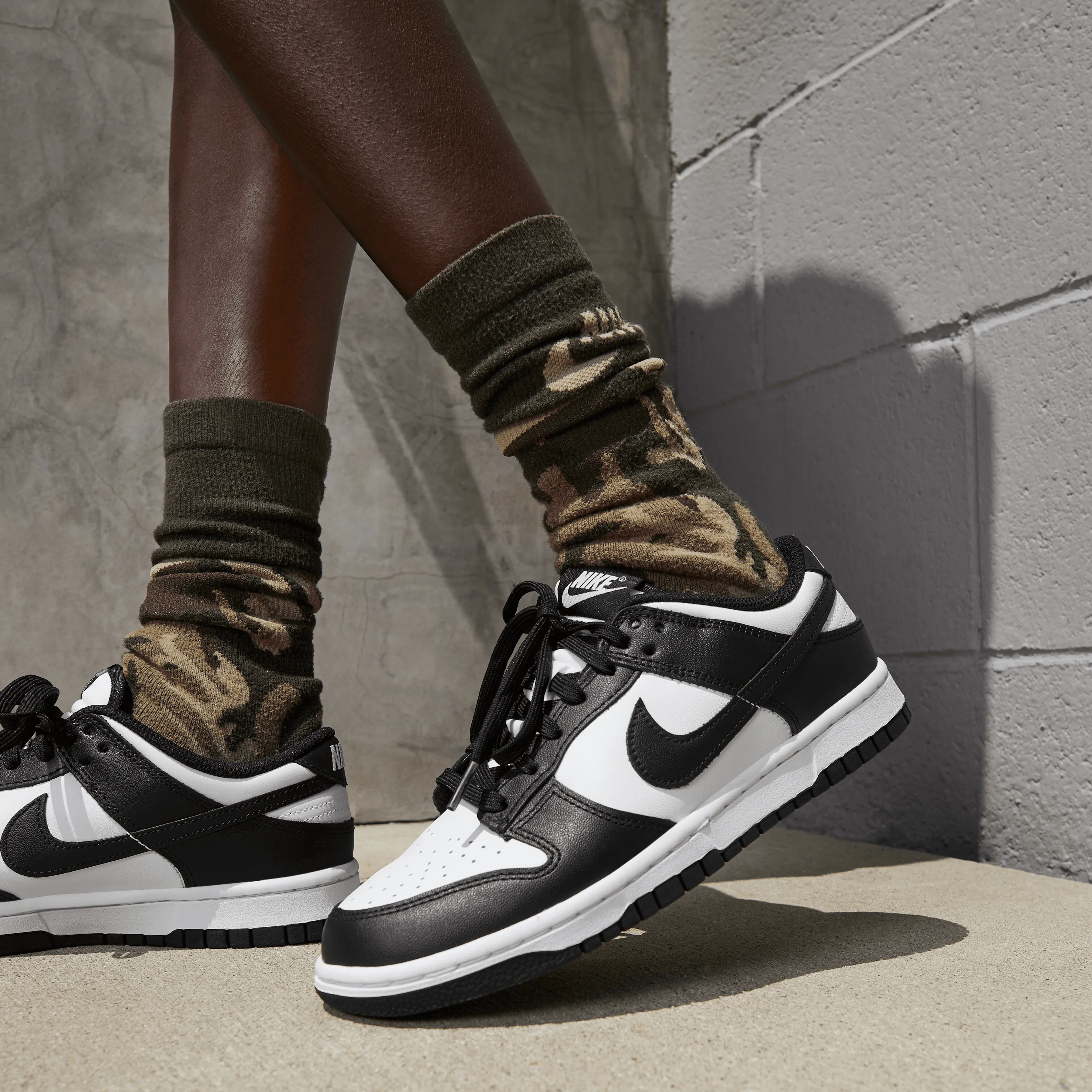 Wmns Nike Dunk Low 'Black'