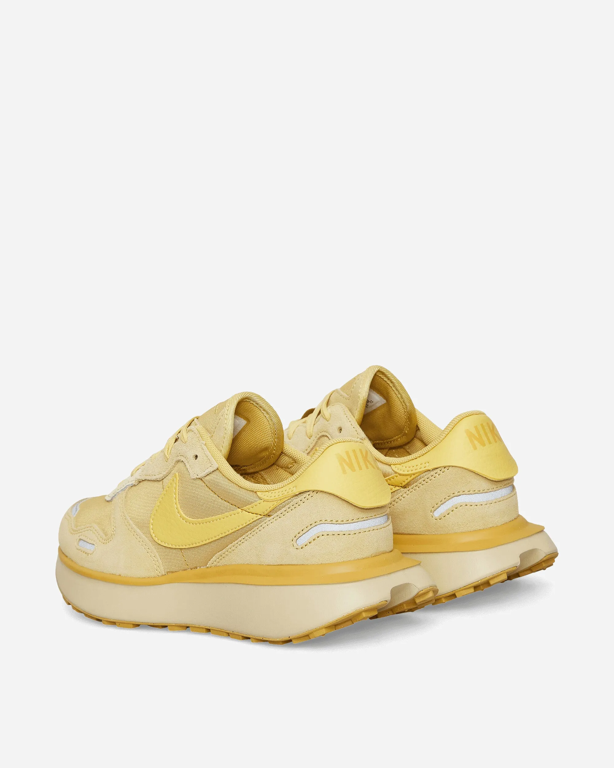 WMNS Phoenix Waffle Sneakers Wheat Gold / Saturn Gold